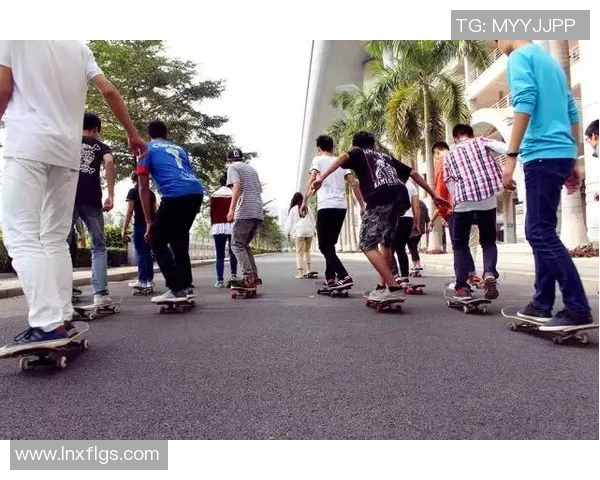 广州滑板队与南京滑板队赛后复盘力量对决的精彩瞬间与启示 广州滑板队与南京滑板队赛后复盘力量对决的精彩瞬间与启示